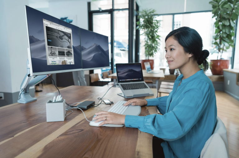 How Does a Docking Station Actually Turn a Laptop Into a Desktop Setup? 